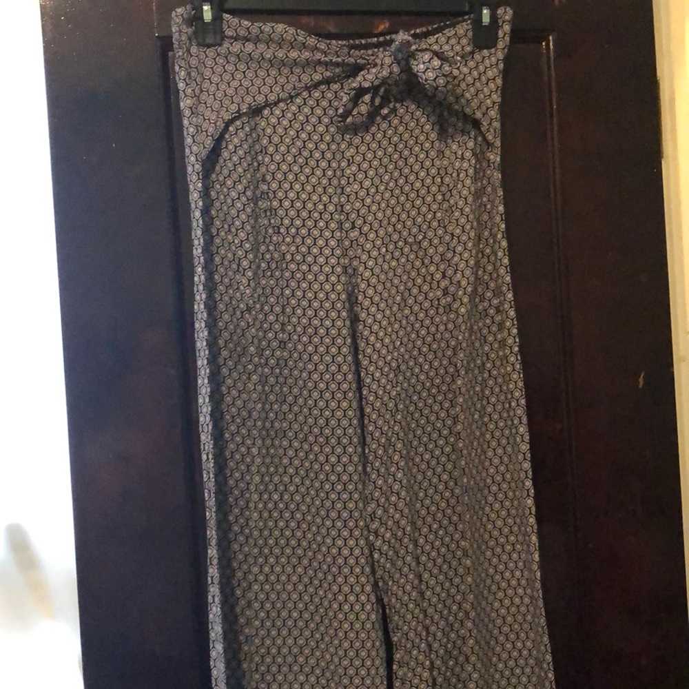Comfortable wide legged pants! Stretchy waistband!